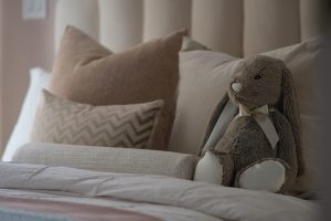 Funkcjonalność i praktyczność w sypialni